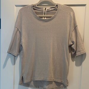 Monrow Relaxed Short-Sleeve Crewneck Top in Light Taupe